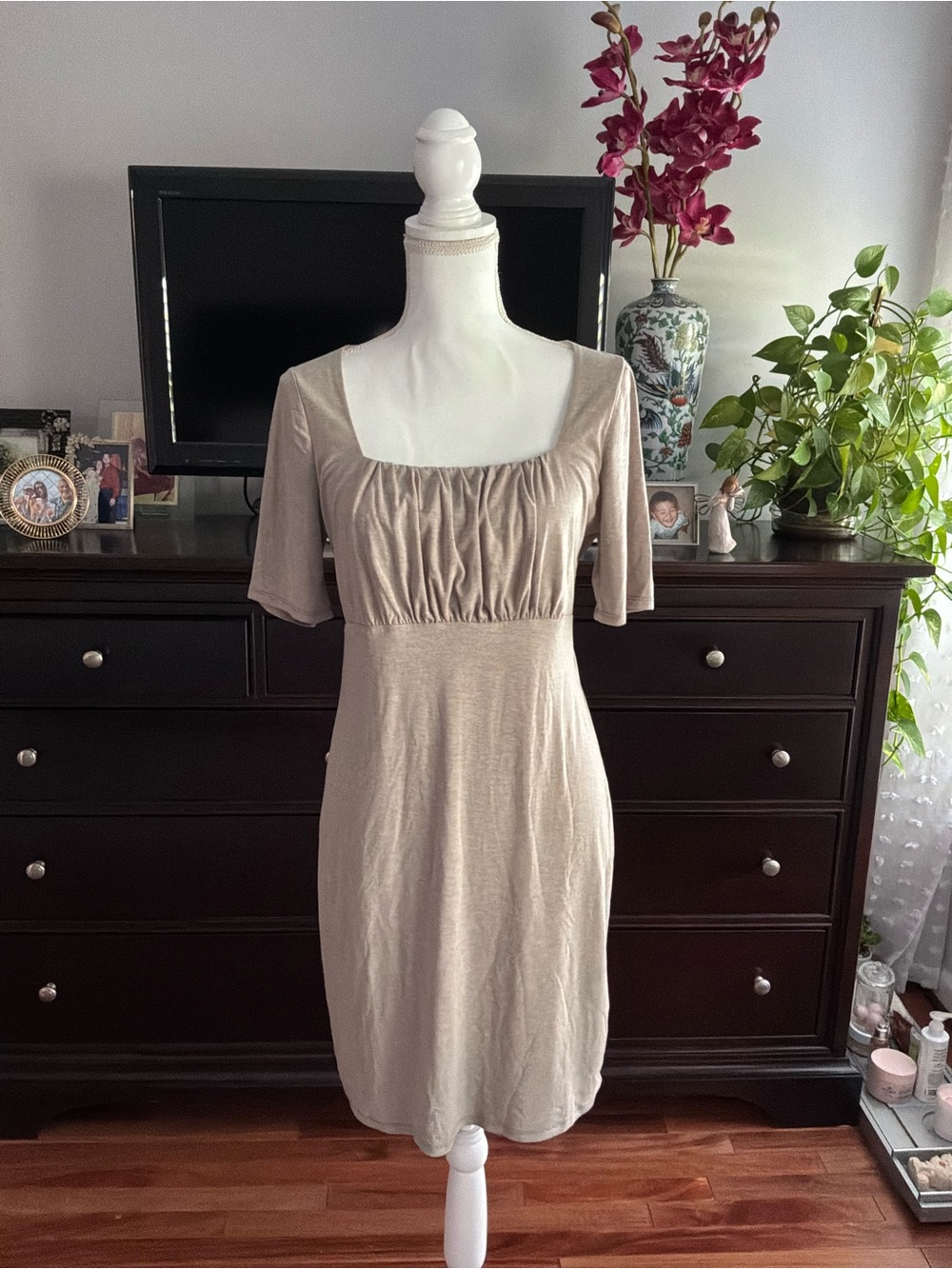 PRICE DROP! NWT Short Sleeve Midi Dress with rouched detail